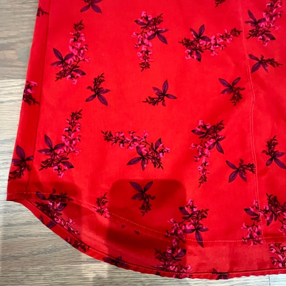 NWOT CAbi red flower short sleeve, no flaws size Small - Picture 7 of 7